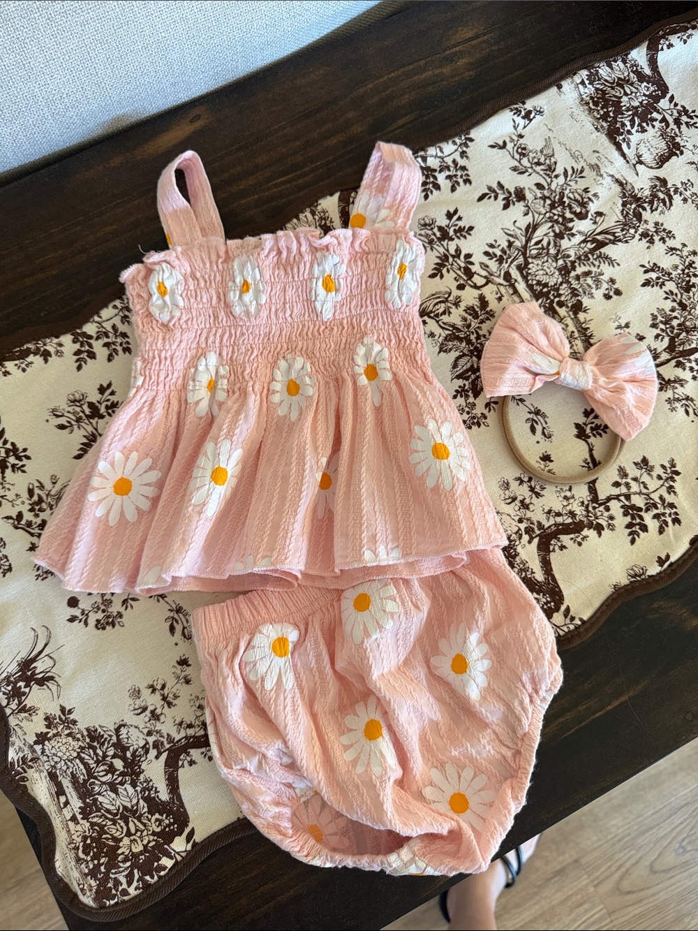 Pink Daisy Baby Two-Piece Outfit with Headband